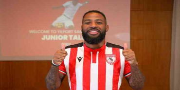 2021-2022 sezonunda Süper Lig'de 335, Spor Toto 1. Lig'de 387 transfer yapıldı
