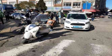 Motosiklet ile ticari taksi çarpıştı: 1 yaralı