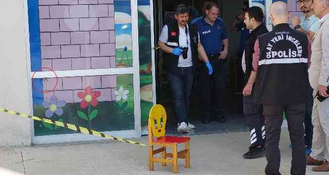 Hastanedeki çocuk kreşinin kapı camına yorgun mermi isabet etti