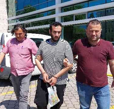 Sahte dolarlarla yakalanan yabancı uyruklu şahıs tutuklandı