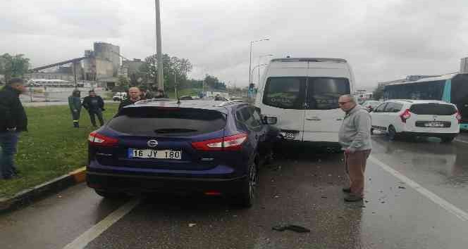 Samsun'da kırmızı ışıkta zincirleme kaza: 3 yaralı
