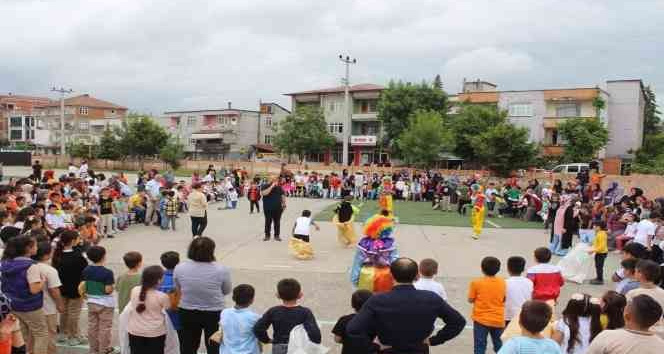 Çarşamba Belediyesi 7 bin 500 çocuğu sevindirdi