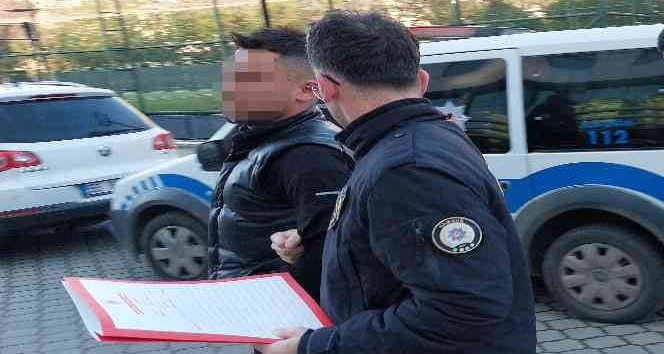 Neşterle yaralamaya ev hapsi