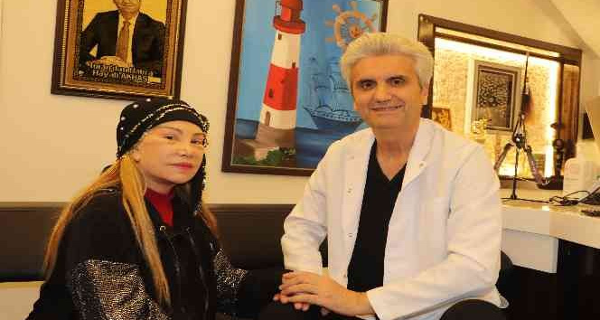 81 yaşında estetik olan Bedia Akartürk: 