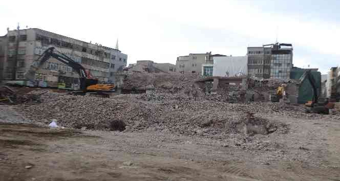 Anakent İş Merkezi tarih oldu: Yerine otopark ve meydan yapılacak