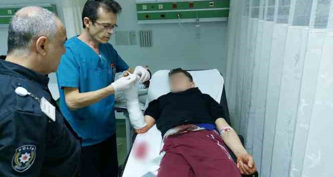 Ayağı takılıp düşünce elindeki tüfekle kendini vurdu