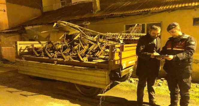 Bahçeden tarım aletleri çalan 2 kişi yakalandı