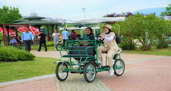 Samsun Batı Park'ta bir yılda 50 bin kişi 'aile bisikleti' kullandı