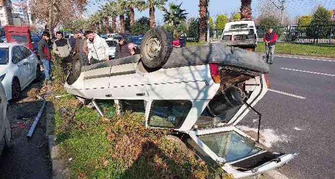 Samsun'da 4 araca çarpıp takla atan aracın sürücüsünü emniyet kemeri kurtardı