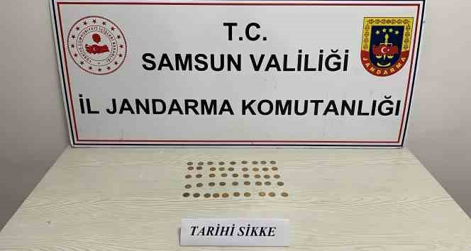 Samsun'da jandarma 47 adet sikke ele geçirdi