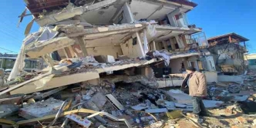 Başkan İbrahim Sandıkçı deprem bölgesinde sahada