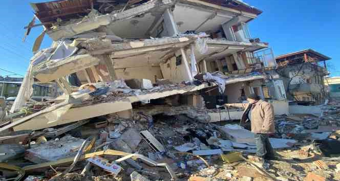 Başkan İbrahim Sandıkçı deprem bölgesinde sahada