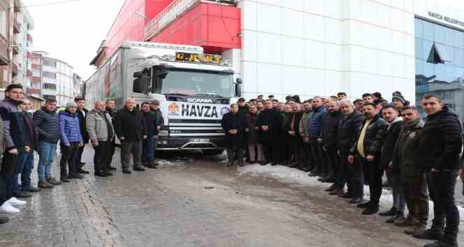 Havza'dan deprem bölgesine 4 tır yardım