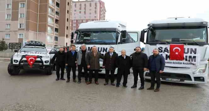 İlkadım'dan deprem bölgesine iş makineleri ve 4 tır dolusu yardım
