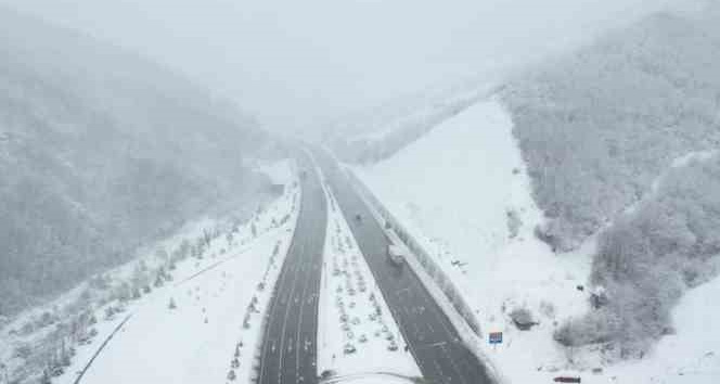 Samsun'da ulaşıma kar engeli: Açılan yollar tekrar kapandı