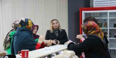 Samsunlu kadınlardan depremzedelere 500 kilo erişte