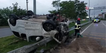 bariyere-carpan-hafif-ticari-arac-takla-atti-1i-agir-2-yarali-hny8TxVL.jpg