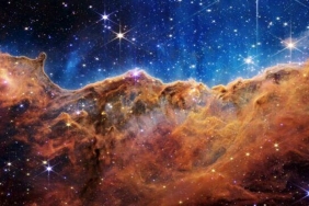 gorenler-donup-bir-daha-bakiyor-nasa-uzayin-en-derinliklerinden-renkli-kareler-paylasti-lJ4OiSI6.webp