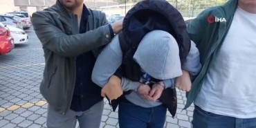 kiz-arkadasini-silahla-yaraladi-FvdPCX26.jpg