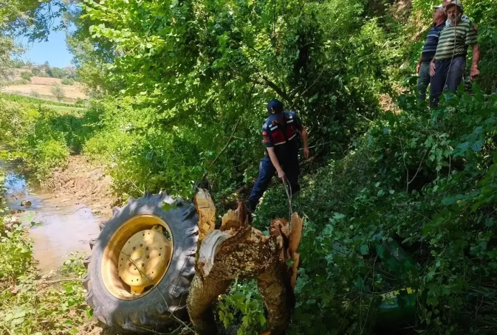 Alaçam'da Devrilen Traktörün Altında Kalp Yaşlı Sürücü Hayatını Kaybetti
