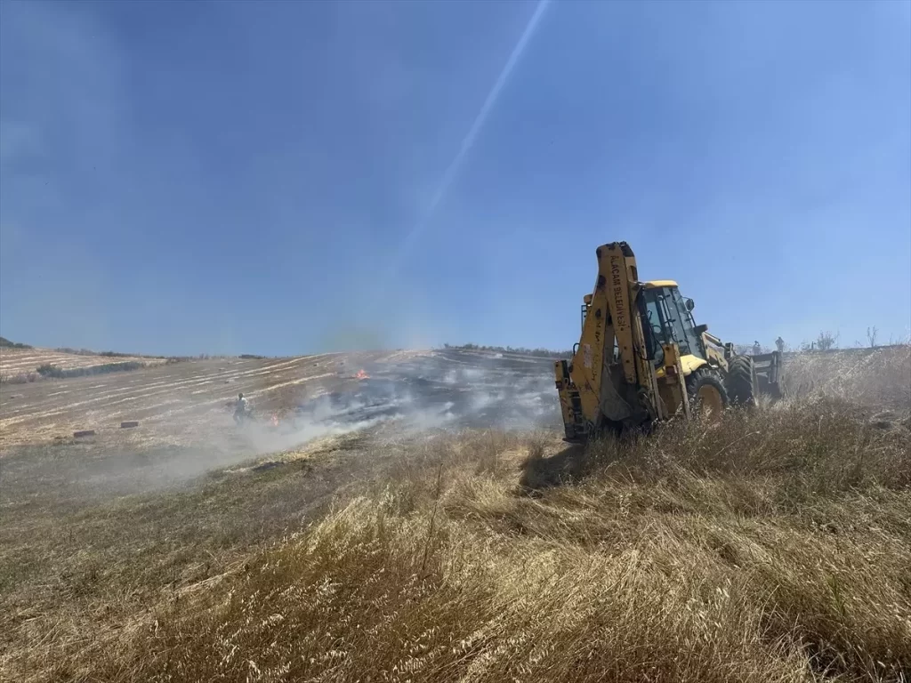Alaçam'da Tarım Arazisinde Yangın: 50 Dönüm Ziyan Oldu