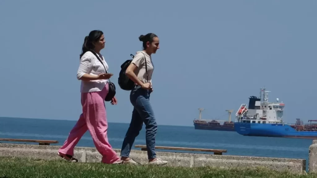 Samsun'da Sıcak Hava Vatandaşları Serinleme Arayışına Sürükledi