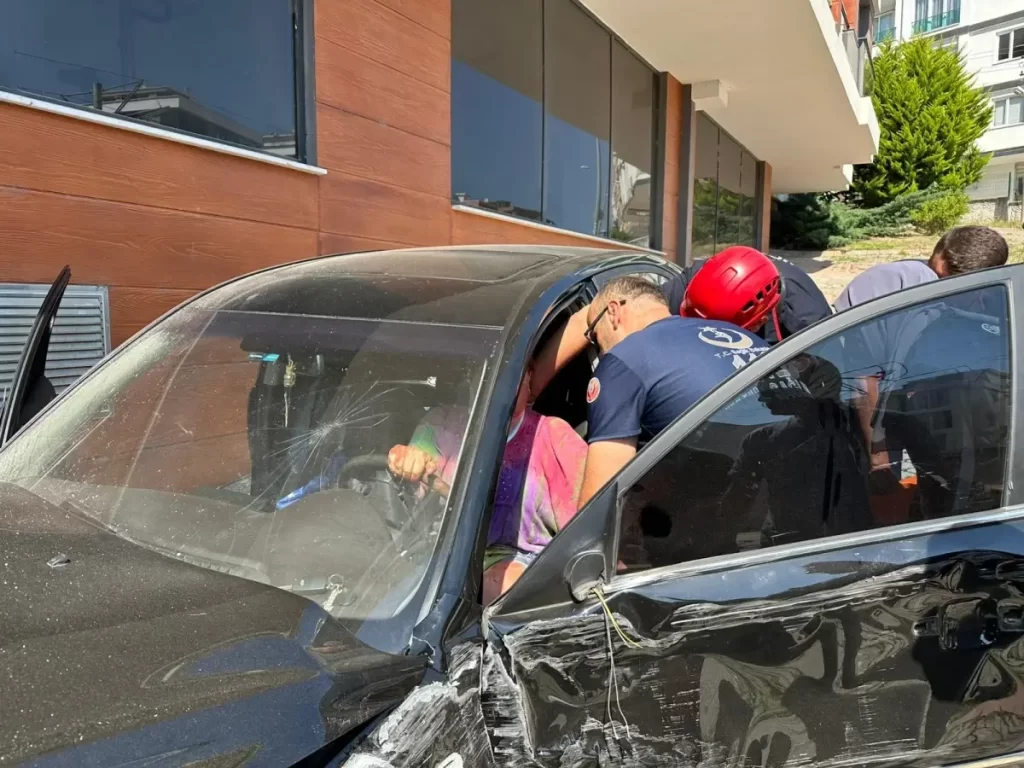 Samsun'da Trafik Kazası: Sürücü Yaralandı