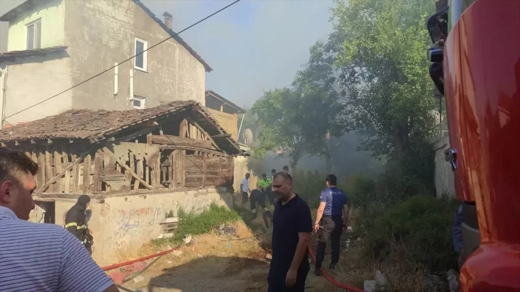 Samsun'da Yangın: Bir Ev Kullanılamaz Hale Geldi