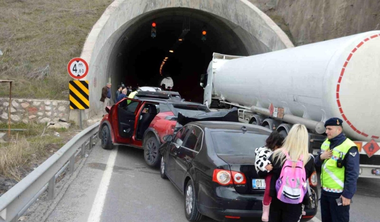 Samsun’da 6 aracın karıştığı zincirleme kaza: 1 yaralı