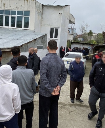 Annesini av tüfeğiyle öldürüp aynı silahla intihar etti