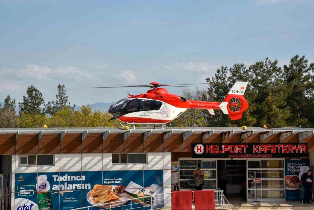 Baygın haldeki genç kızın yardımına ambulans helikopter yetişti