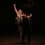 Bir çocuğun hayalden sahneye uzanan yolculuğunu anlatan