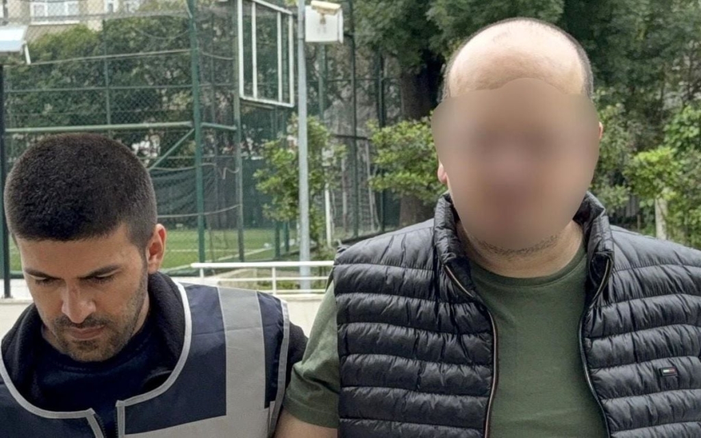 Eşini ve oğlunu tehdit ettiği iddia edilen koca adliyeye sevk edildi