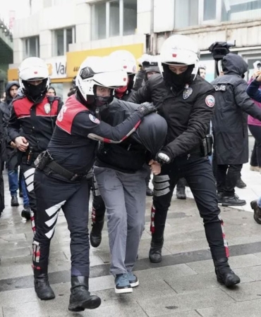 İstanbul Valiliği, 1 Mayıs gösterilerinde 575 kişinin gözaltına alındığını duyurdu