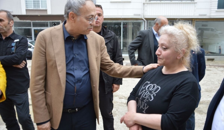 MHP Genel Başkan Yardımcısı Topsakal, selden etkilenen Havza