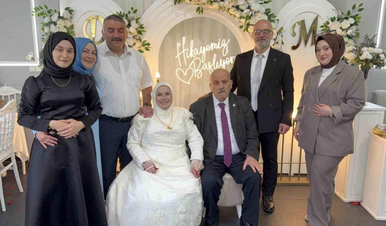 52 yıl sonra hayallerine kavuştular: Kaçarak evlenen çift düğün yaptı