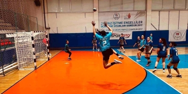 BUÜ Kadın hentbol takımı Türkiye şampiyonu oldu