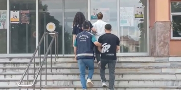 Girdikleri evden ziynet eşyası çalan 2 şüpheli, tutuklandı