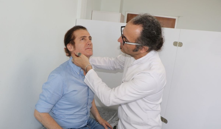 Gündüzleri doktor, akşamları iyilik gönüllüsü