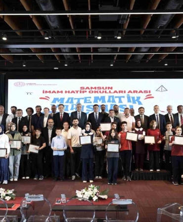 Matematikte dereceye giren imam hatipliler ödüllerini aldı