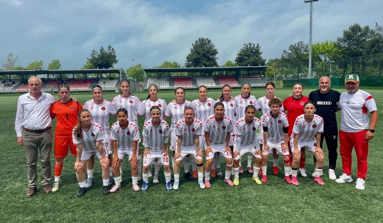 Samsunlu öğrenciler liselerarası futbol şampiyonasında ikinci oldu