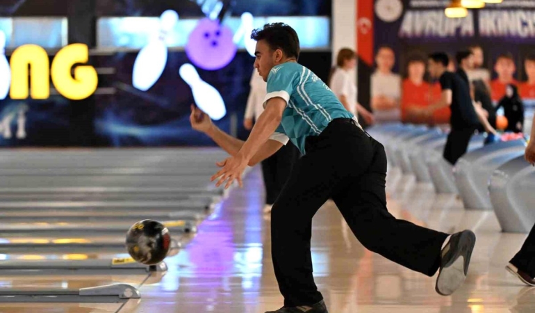 Ünilig Bowling Türkiye Şampiyonasında birinciler ödüllerini aldı