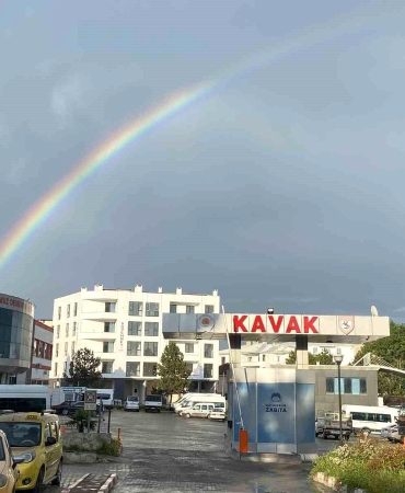 Yağmur sonrası gökkuşağı güzelliği