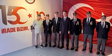 Gazilerden 15 Temmuz anma çadırına ziyaret