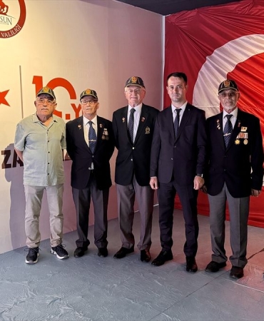 Gazilerden 15 Temmuz anma çadırına ziyaret