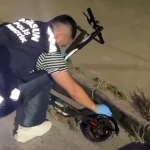 Peçeteye emdirilen uyuşturucuyu scooter bataryasında sakladı