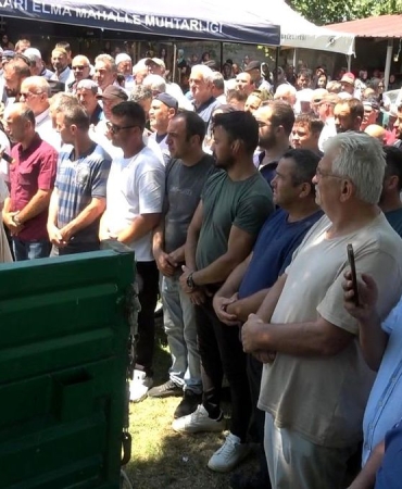 Trafik kazasında hayatını kaybeden karı koca toprağa verildi