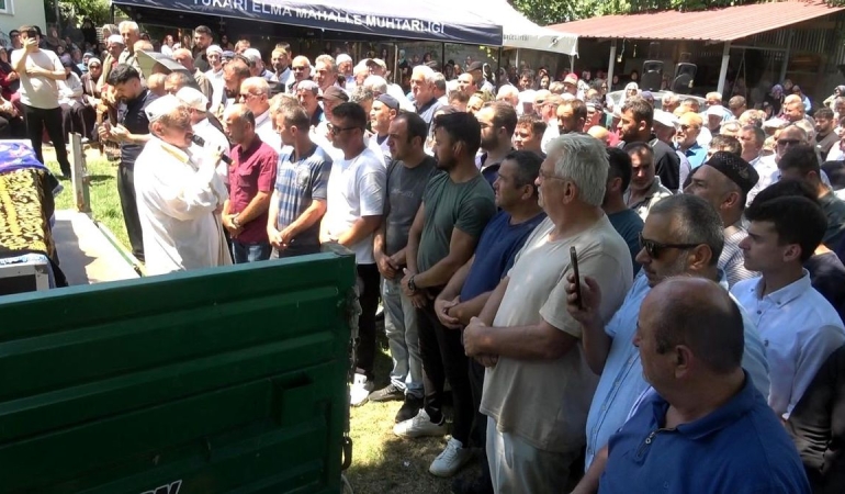 Trafik kazasında hayatını kaybeden karı koca toprağa verildi