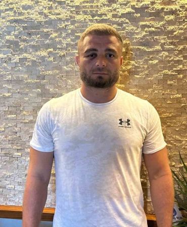 Başpehlivan Serhat Elvan akaryakıt istasyonunda saldırıya uğradı