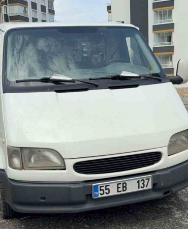 Kamyonet Ticari Taksiye Çarptı: 1 Yaralı